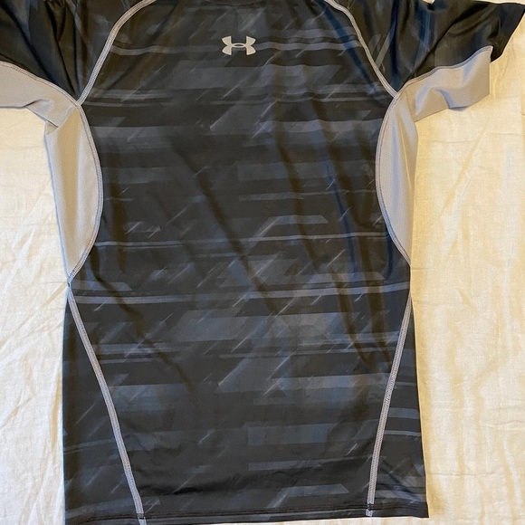 Men’s under armor compression T - Picture 3 of 5